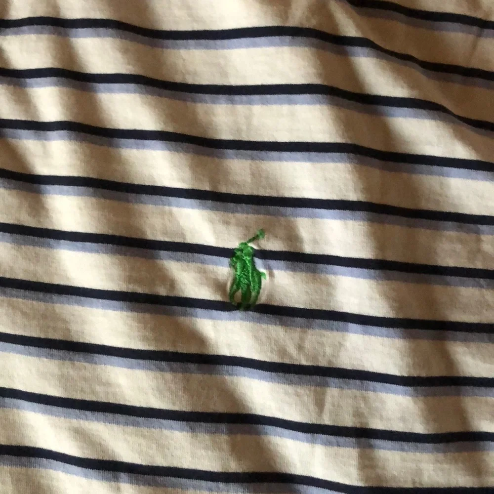 Polo - Picture 2 of 2